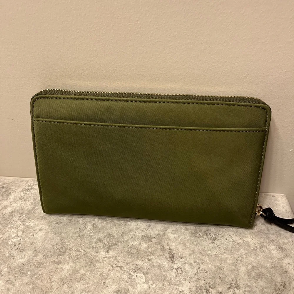 Kate Spade ♠️Wallet - Picture 3 of 4